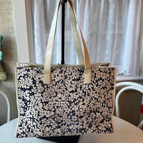 Burberry Handbags - Authentic BURBERRY London Blue Floral Oversized Large Shopper Tote